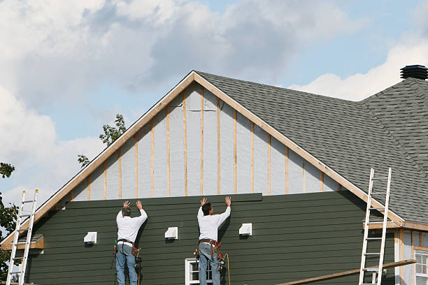 Professional Siding technician working in New Richmond, OH